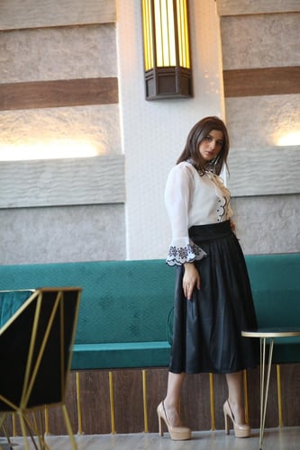 طقم بلوزة مطرزه وتنوره