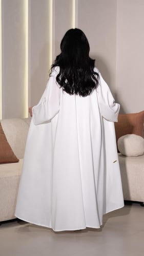 جلابية مفتوحة على فستان مكسر