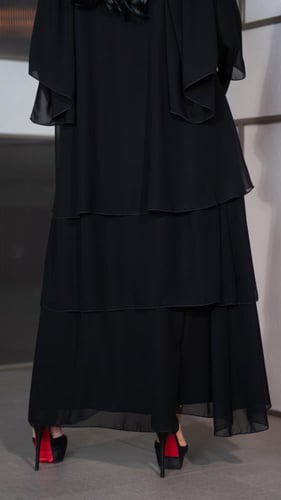 عباية شيفون سادة طبقات