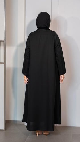 عباية بليزر بفستان مخمل مشبوك