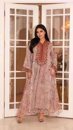 جلابية حرير مطرزة بكريستال