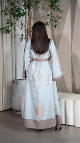 جلابية مطرزة مع حزام