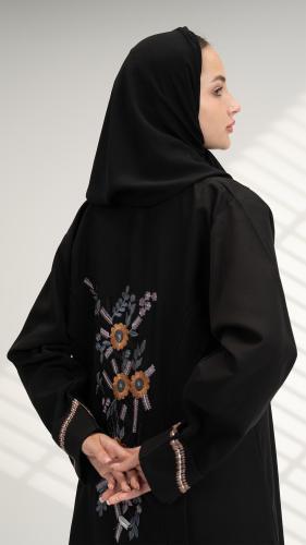 عباية رسمية بتطريز من الخلف