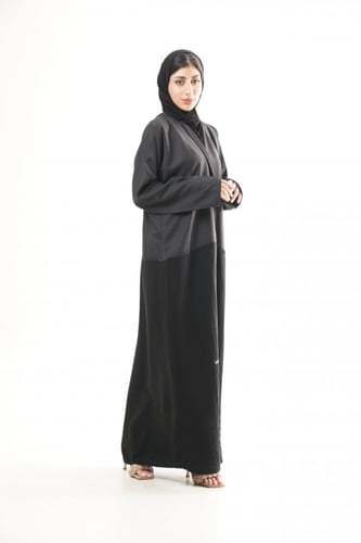 عباية خامتين مختلفة