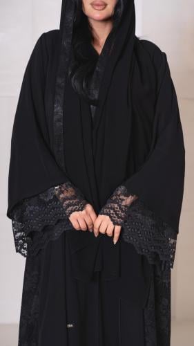 عباية كلوش بخامة كريب و بدانتيل فرنسي