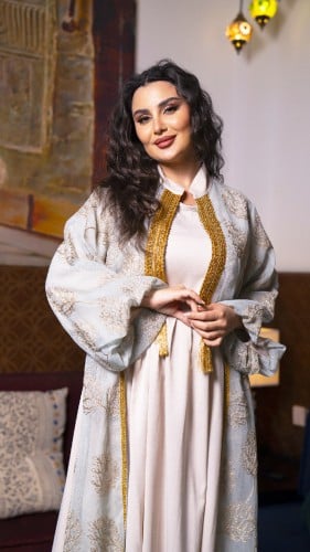 جلابية مفتوحة بقصة مشبوكة