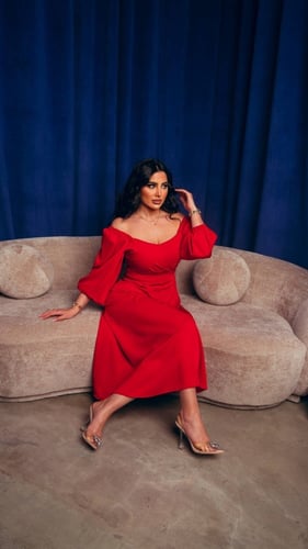 فستان احمر كلاسيك