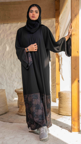 عبايه بدانتيل