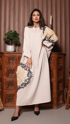 جلابية مطرزة باسود وذهبي