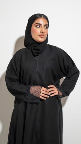 عباية كلوش باكمام دانتيل