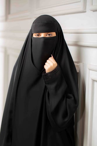 عباية رأس بشريط سميك مزين بكريستال