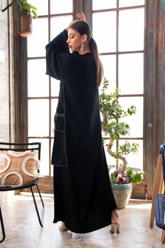 عباية بقصة جيوب جانبية