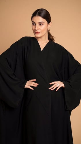 عباية سادة بقصة واسعة