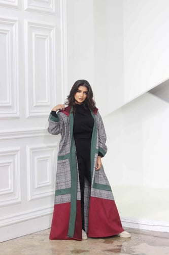 جاكيت كاروهات رمادي بقبعه