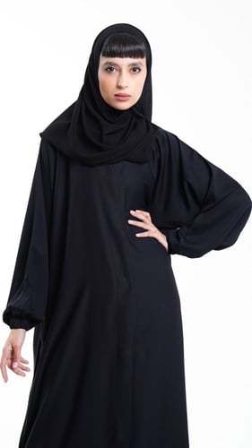 عباية ساده باكمام مطاط وجيوب مخفية