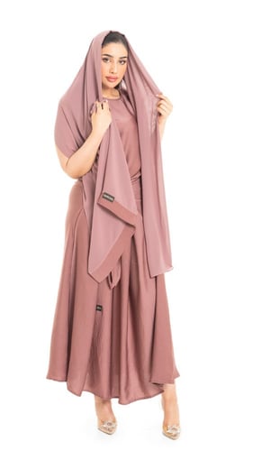 فستان عباية لحمي مع طرحه