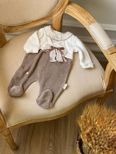 أفرول بناتي مُخمل أنيق بِ أبه ، وفيونكة .