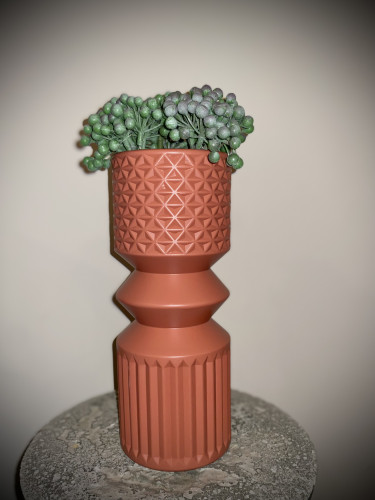 فازة طولية بلاستيك لون طوبي