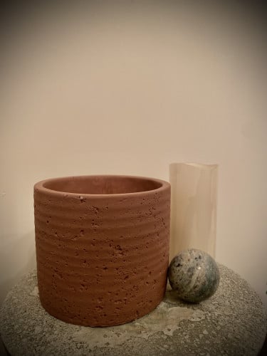 اصيص اسطواني مصنوع من الخزف (نتوءات)