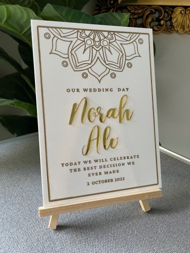 لوحه أكريلك أبيض