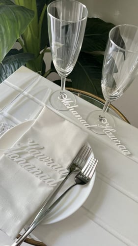 اكريلك ( للصحن و قاعده الكاسات )