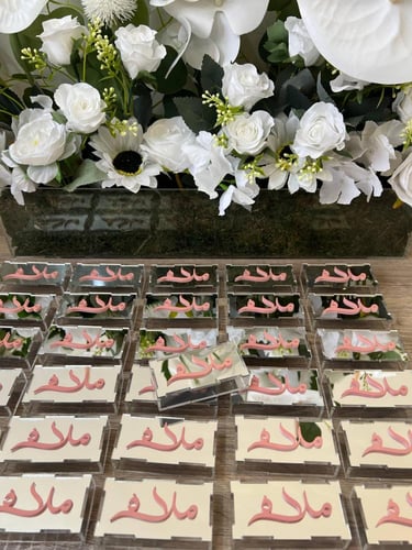 عود فيتنامي مع علبة اكريلك -12 حبة