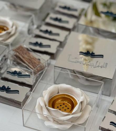 مبخرة جوري في علبة آكريلك - 12 حبة