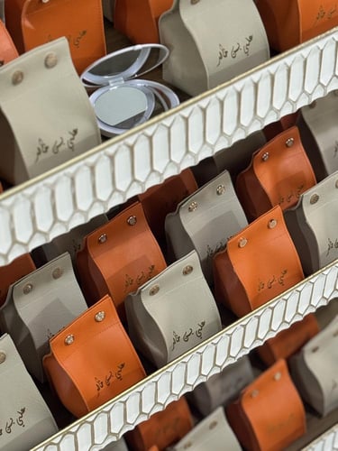 شنطة جلد بتعبئة مرايا مضيئة مع شاحن