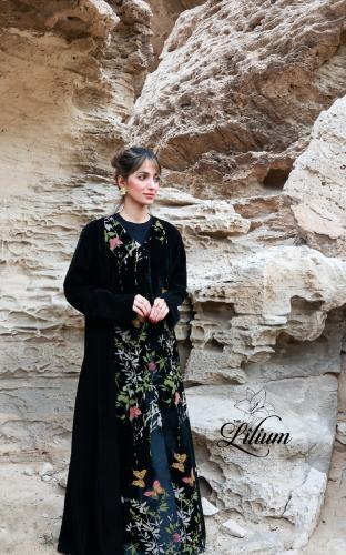 Wild Daisy Black (الأقحوان البري)