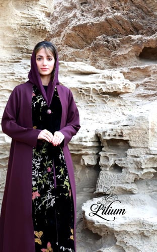 BurgundyCarnation (زهرة القرنفل)