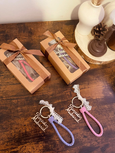 ميدالية بتغليف والتعليق الخشبيه