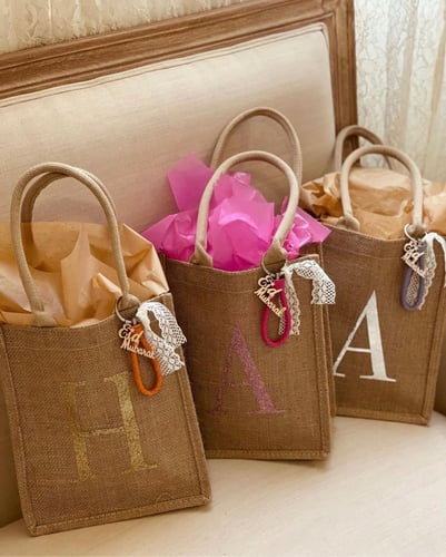 شنطة من الجوت مقاس S الاسم او الحرف فقط