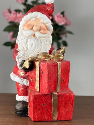 تمثال الرنة المرحبة بالفانوس