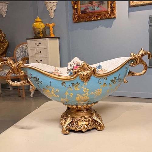 صحن فاخر بنقوش ذهبية