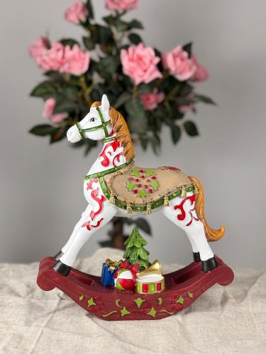 قطعة ديكور رائعة بشكل حصان هزاز