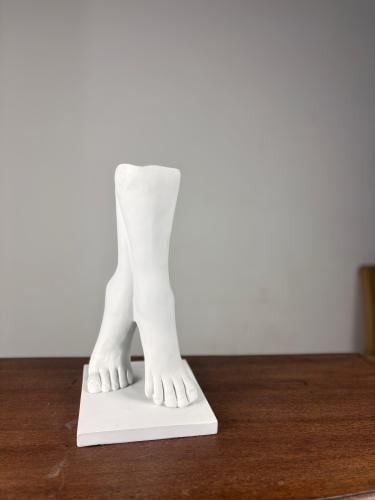 فازة بشكل أرجل