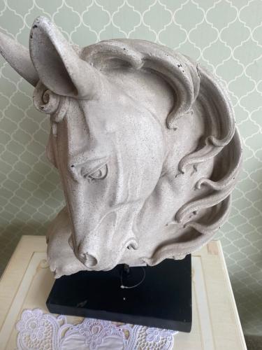 حصان كلاسيكي معتق - ديكور فروسية)