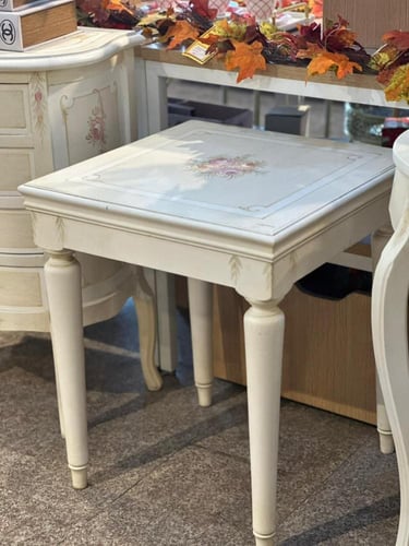 طاوله زاويه