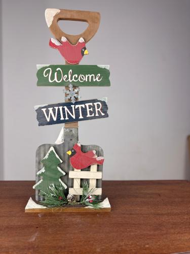 ديكور بشكل معول