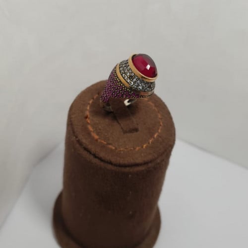 خاتم العين الحمراء