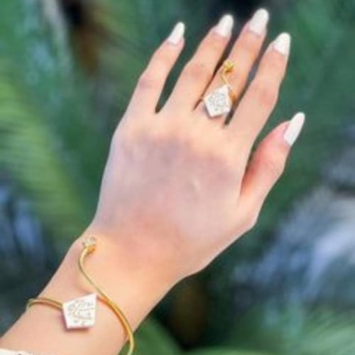 أسوارة وخاتم