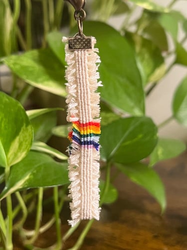 ميدالية بوجهين