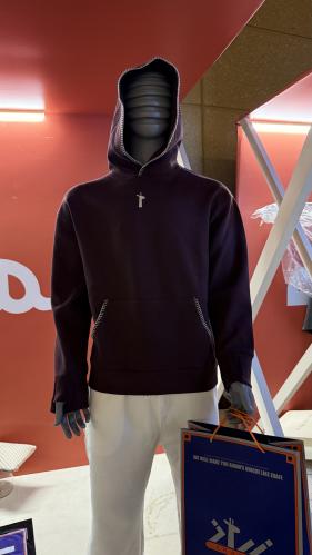 هودي مطرز عنابي