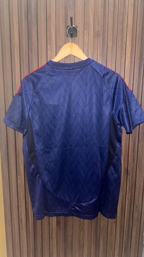 تيشيرت مانشستر يونايتد عام 24-25