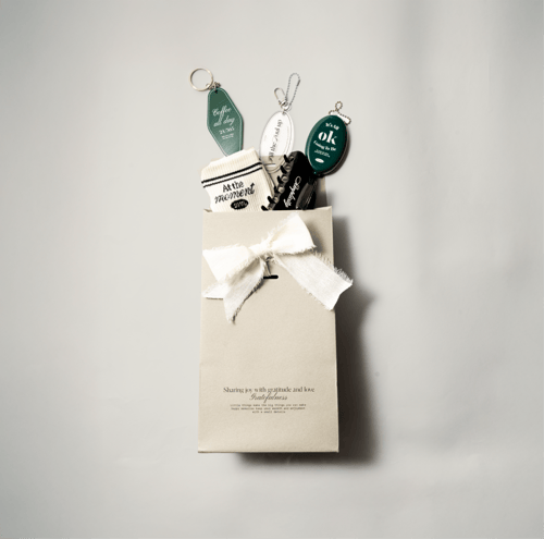 كيس الهدايا الأنيق - Gift bag medium