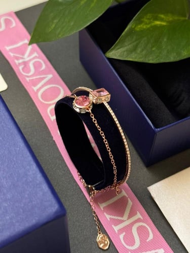 اسورة سوارفسكي