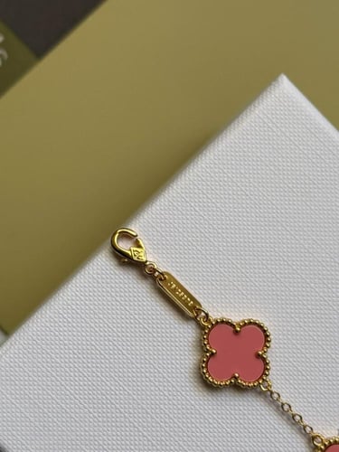 اسورة فان كليف