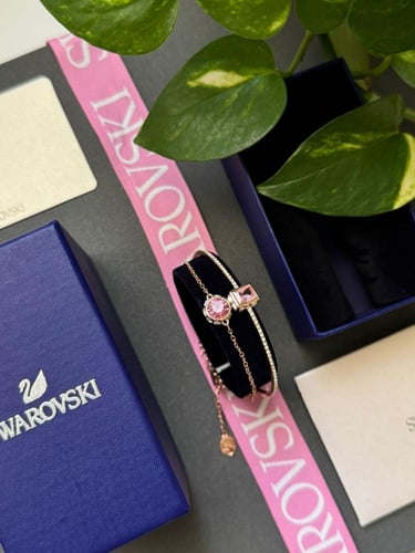 اسورة سوارفسكي