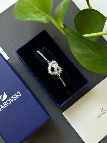 اسورة سوارفسكي