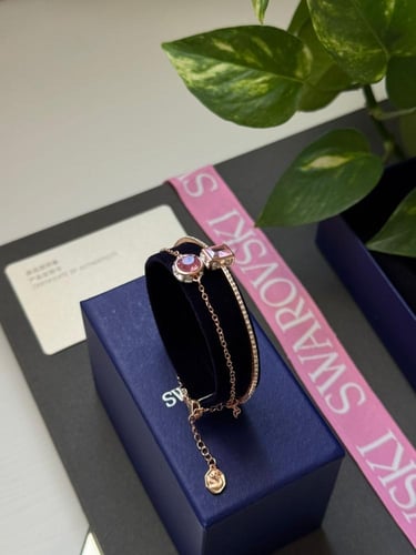 اسورة سوارفسكي